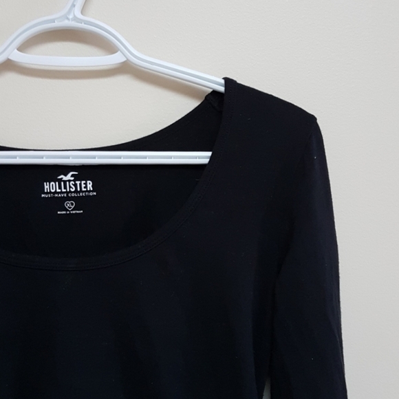 Hollister black peek-a-boo stomach top - Picture 4 of 4